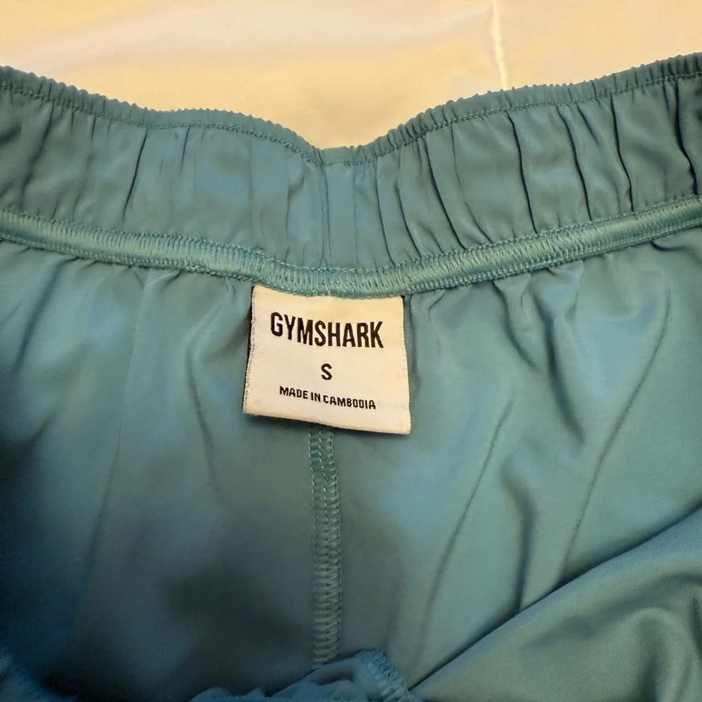 Gymshark Women’s Essential Loose Fit Training Shorts Teal Size Sm - Picture 3 of 6